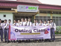 Madrasah Aliyah (MA) Nurul Fikri Banjarbaru Mengadakan Kunjungan Edukatif ke Laboratorium FMIPA Universitas Lambung Mangkurat